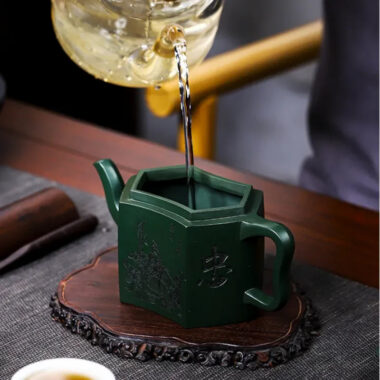 Full Handmade Yixing Zisha Teapot [Zhong Gan Yi Dan] (Feicui Lu Ni – 450ml)