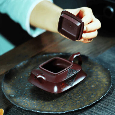 Full Handmade Yixing Zisha Teapot [Zui Mei] (Zi Jia Ni – 200ml)