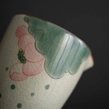 Ge Kiln Hand-painted Ice Crackle Ceramic [Lotus] Fair Cup / Strainer