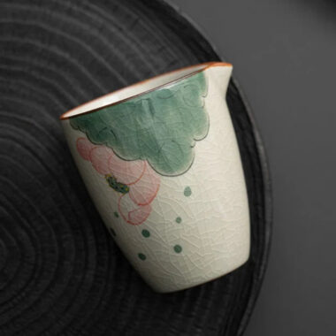 Ge Kiln Hand-painted Ice Crackle Ceramic [Lotus] Fair Cup / Strainer