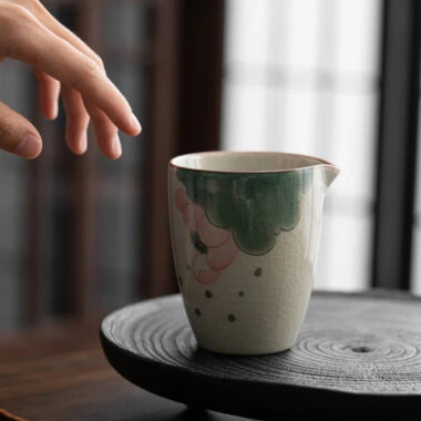 Ge Kiln Hand-painted Ice Crackle Ceramic [Lotus] Fair Cup / Strainer
