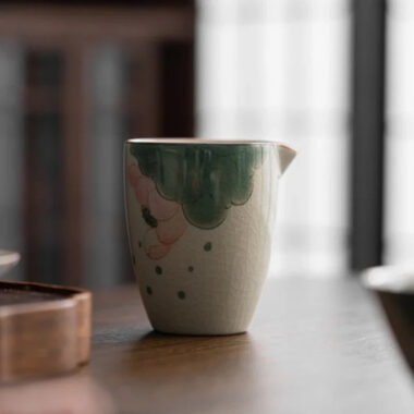 Ge Kiln Hand-painted Ice Crackle Ceramic [Lotus] Fair Cup / Strainer