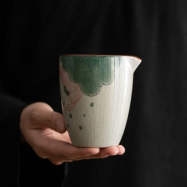 Ge Kiln Hand-painted Ice Crackle Ceramic [Lotus] Fair Cup / Strainer