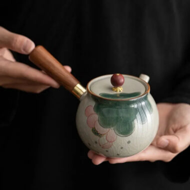 Ge Kiln Hand-painted Ice Crackle Ceramic [Lotus] Side Handle Teapot 250ml