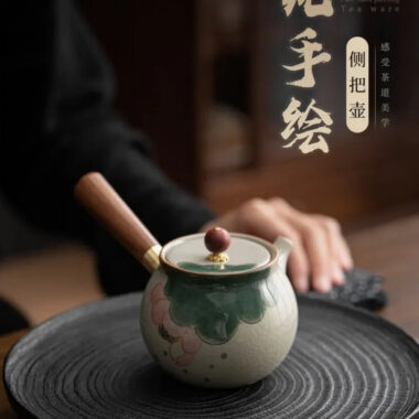 Ge Kiln Hand-painted Ice Crackle Ceramic [Lotus] Side Handle Teapot 250ml
