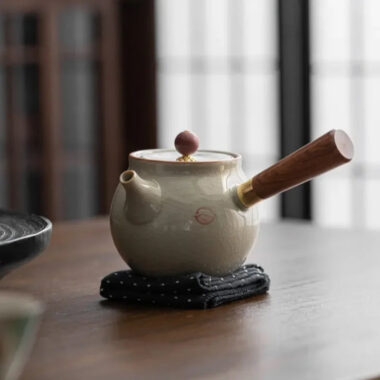 Ge Kiln Hand-painted Ice Crackle Ceramic [Lotus] Side Handle Teapot 250ml