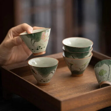 Ge Kiln Hand-painted Ice Crackle Ceramic Tea Set [Lotus]