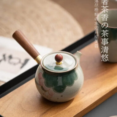 Ge Kiln Hand-painted Ice Crackle Ceramic Tea Set [Lotus]