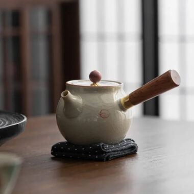 Ge Kiln Hand-painted Ice Crackle Ceramic Tea Set [Lotus]