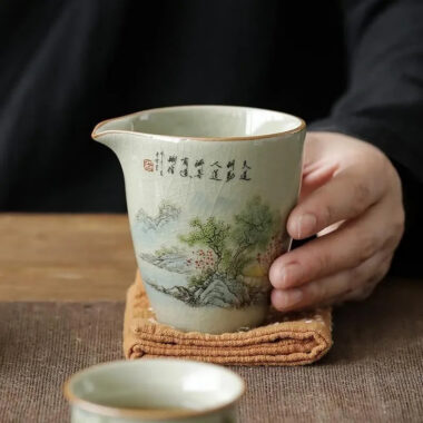 Jindezhen Gu Ru Ice Crackle Ceramic Fair Cup / Strainer [Zhi Ci Qinglu]