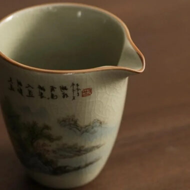 Jindezhen Gu Ru Ice Crackle Ceramic Fair Cup / Strainer [Zhi Ci Qinglu]