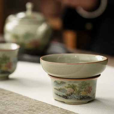 Jindezhen Gu Ru Ice Crackle Ceramic Fair Cup / Strainer [Zhi Ci Qinglu]