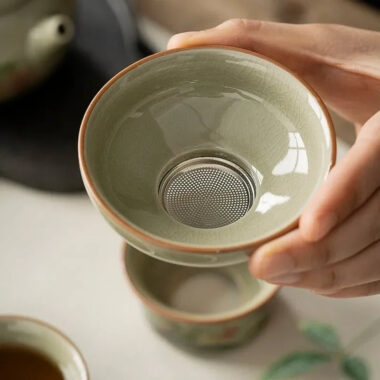 Jindezhen Gu Ru Ice Crackle Ceramic Fair Cup / Strainer [Zhi Ci Qinglu]
