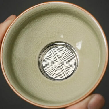 Jindezhen Gu Ru Ice Crackle Ceramic Fair Cup / Strainer [Zhi Ci Qinglu]