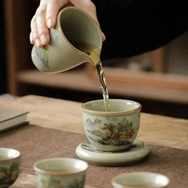 Jindezhen Gu Ru Ice Crackle Ceramic Fair Cup / Strainer [Zhi Ci Qinglu]