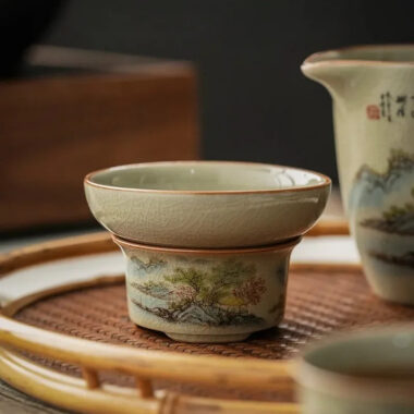 Jindezhen Gu Ru Ice Crackle Ceramic Fair Cup / Strainer [Zhi Ci Qinglu]