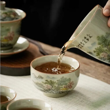Jindezhen Gu Ru Ice Crackle Ceramic Fair Cup / Strainer [Zhi Ci Qinglu]