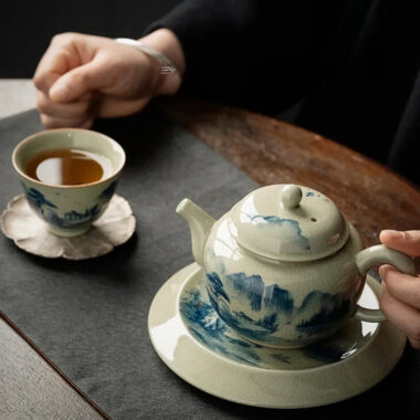 Jindezhen Gu Ru Ice Crackle Ceramic Hand-painted [Dezhong] Teapot 250ml