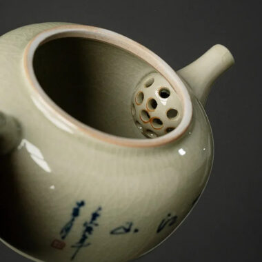 Jindezhen Gu Ru Ice Crackle Ceramic Hand-painted [Dezhong] Teapot 250ml