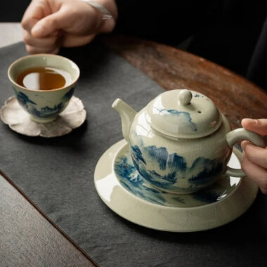 Jindezhen Gu Ru Ice Crackle Ceramic Hand-painted [Dezhong] Teapot 250ml