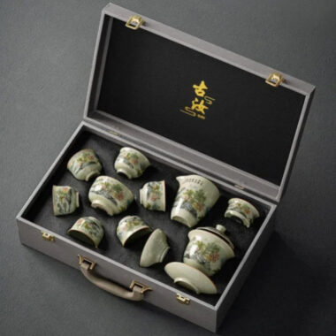Jindezhen Gu Ru Ice Crackle Ceramic Tea Set [Zhi Ci Qinglu]