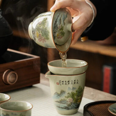 Jindezhen Gu Ru Ice Crackle Ceramic Tea Set [Zhi Ci Qinglu]