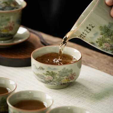 Jindezhen Gu Ru Ice Crackle Ceramic Tea Set [Zhi Ci Qinglu]