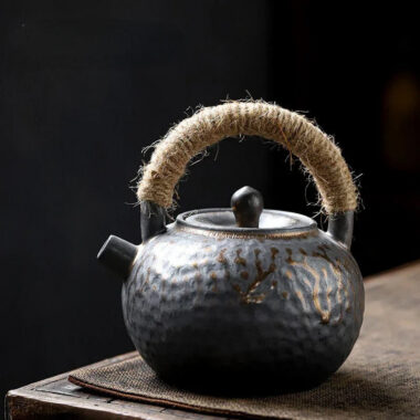 Retro Gilded Ceramic [Hammer Pattern Tiliang Teapot] 450ml