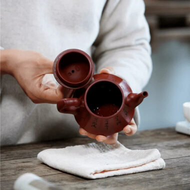 Yixing Zisha Teapot [Antique Lamp] (Dahongpao – 220ml)