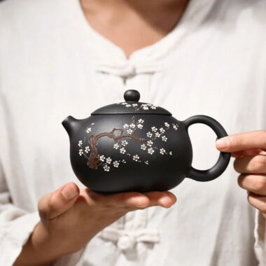 Yixing Zisha Teapot [Big Plum Blossom Xishi] (Hei Jin Sha – 430ml)