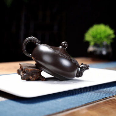 Yixing Zisha Teapot [Dancing Dragon] (Hei Ni – 220ml)