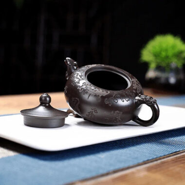 Yixing Zisha Teapot [Dancing Dragon] (Hei Ni – 220ml)