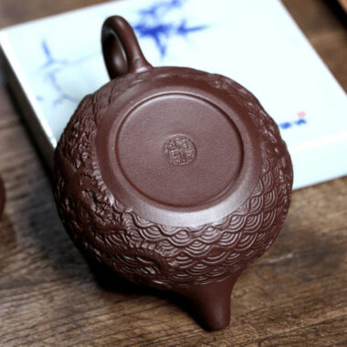 Yixing Zisha Teapot [Dragon Antique] (Zi Ni – 310ml)
