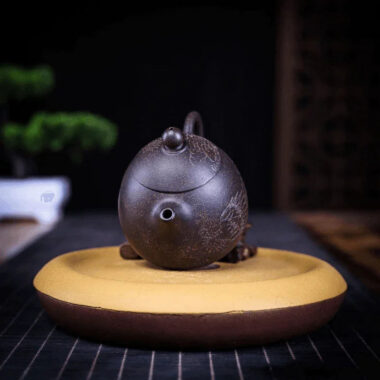 Yixing Zisha Teapot [Dragon Egg] (Hei Jin Sha – 170ml)
