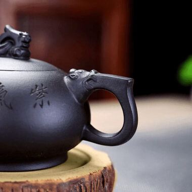 Yixing Zisha Teapot [Dragon] (Hei Ni – 280ml)
