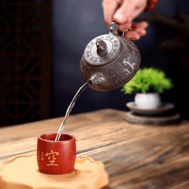 Yixing Zisha Teapot [Dragon Shi Piao] (Gu Tong Ni – 300ml)
