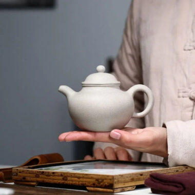 Yixing Zisha Teapot [Duo Qiu] (Bai Duan Ni – 320ml)