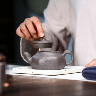 Yixing Zisha Teapot [Flame Pot] (Qinghui Ni – 200ml)