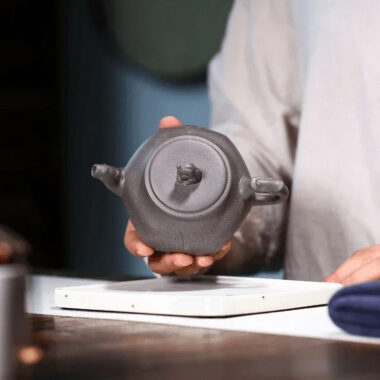 Yixing Zisha Teapot [Flame Pot] (Qinghui Ni – 200ml)