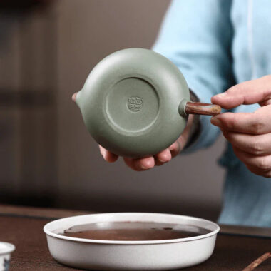 Yixing Zisha Teapot [Flat Xishi] (Douqing Sha/Jiao Ni – 220ml)
