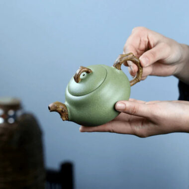 Yixing Zisha Teapot [Gourd] (Douqing Sha/Jiao Ni – 240ml)