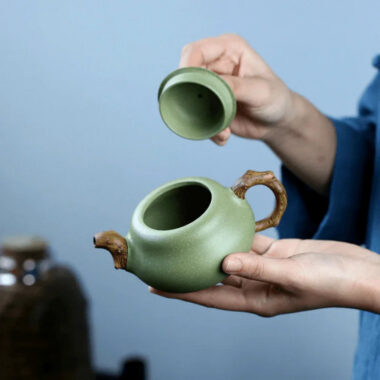 Yixing Zisha Teapot [Gourd] (Douqing Sha/Jiao Ni – 240ml)