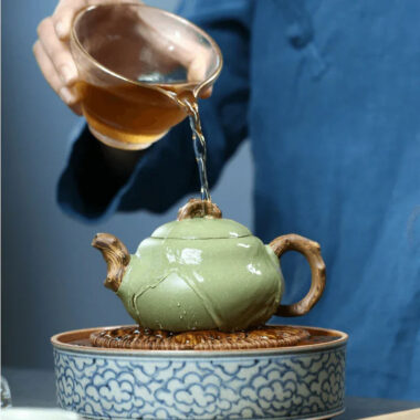 Yixing Zisha Teapot [Gourd] (Douqing Sha/Jiao Ni – 240ml)
