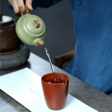 Yixing Zisha Teapot [Gourd] (Douqing Sha/Jiao Ni – 240ml)