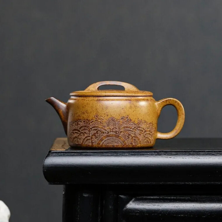 Yixing Zisha Teapot [Guan Canghai Hanwa] (High Temperature Duan Ni – 250ml)