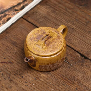 Yixing Zisha Teapot [Guan Canghai Hanwa] (High Temperature Duan Ni – 250ml)