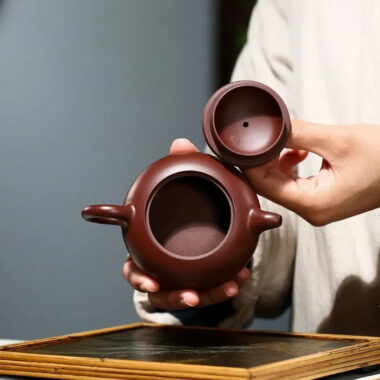 Yixing Zisha Teapot [Half Moon Pot] (Zi Zhu Ni – 150ml)