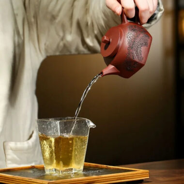 Yixing Zisha Teapot [Jiangnan Lifang Jing Lan] (Zi Ni – 220ml)