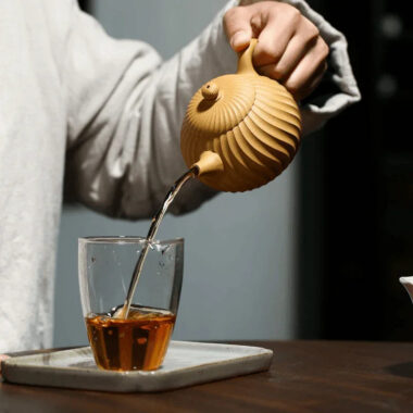 Yixing Zisha Teapot [Jinwen Wendan] (Huangjin Duan Ni – 230ml)