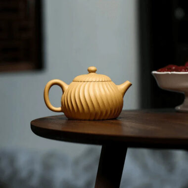 Yixing Zisha Teapot [Jinwen Wendan] (Huangjin Duan Ni – 230ml)